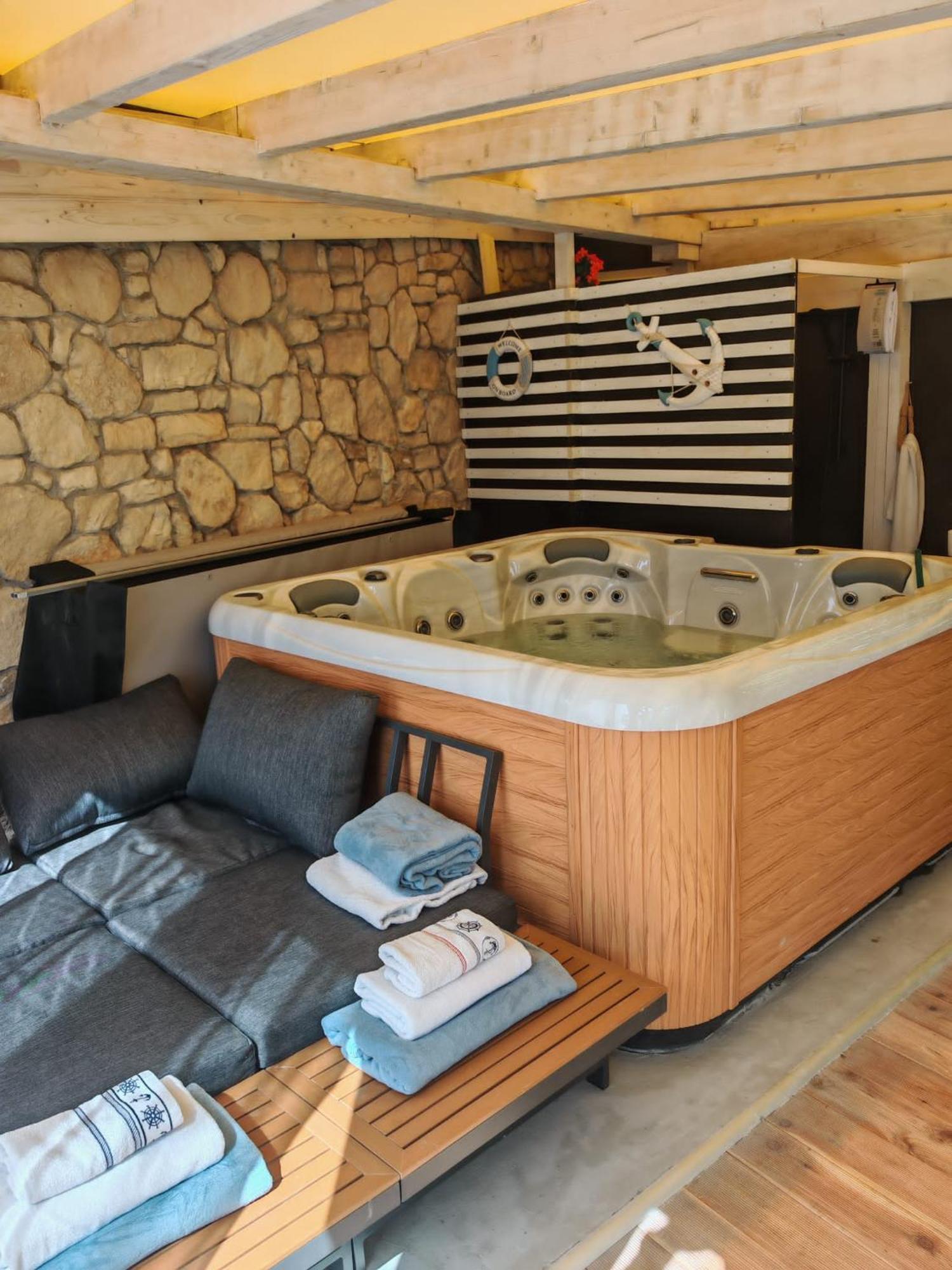Lavender Villa บัชกา ภายนอก รูปภาพ